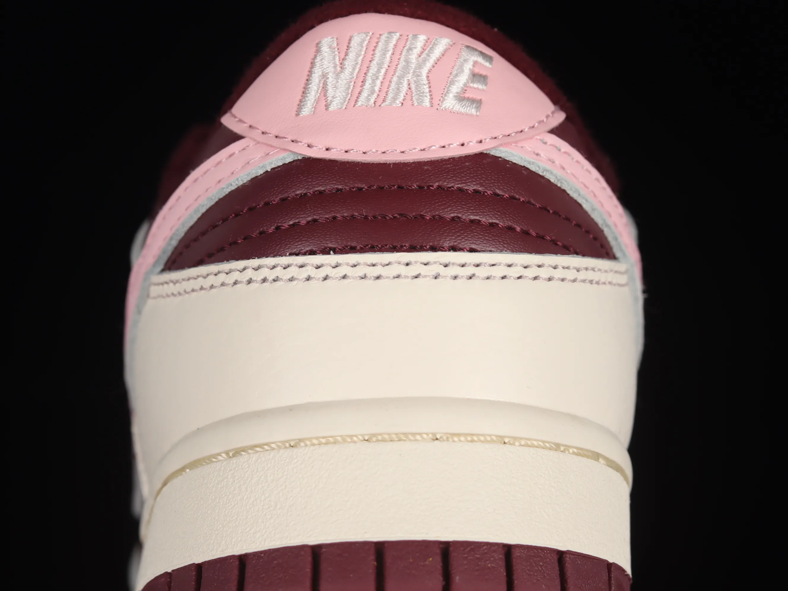 All Categories Nk SB Dunk Series Nk SB Dunk Low Low-top sneakers F version Nk Dunk Low Burgundy Valentine's Day SB low-top sports and leisure sneakers DR9705-100